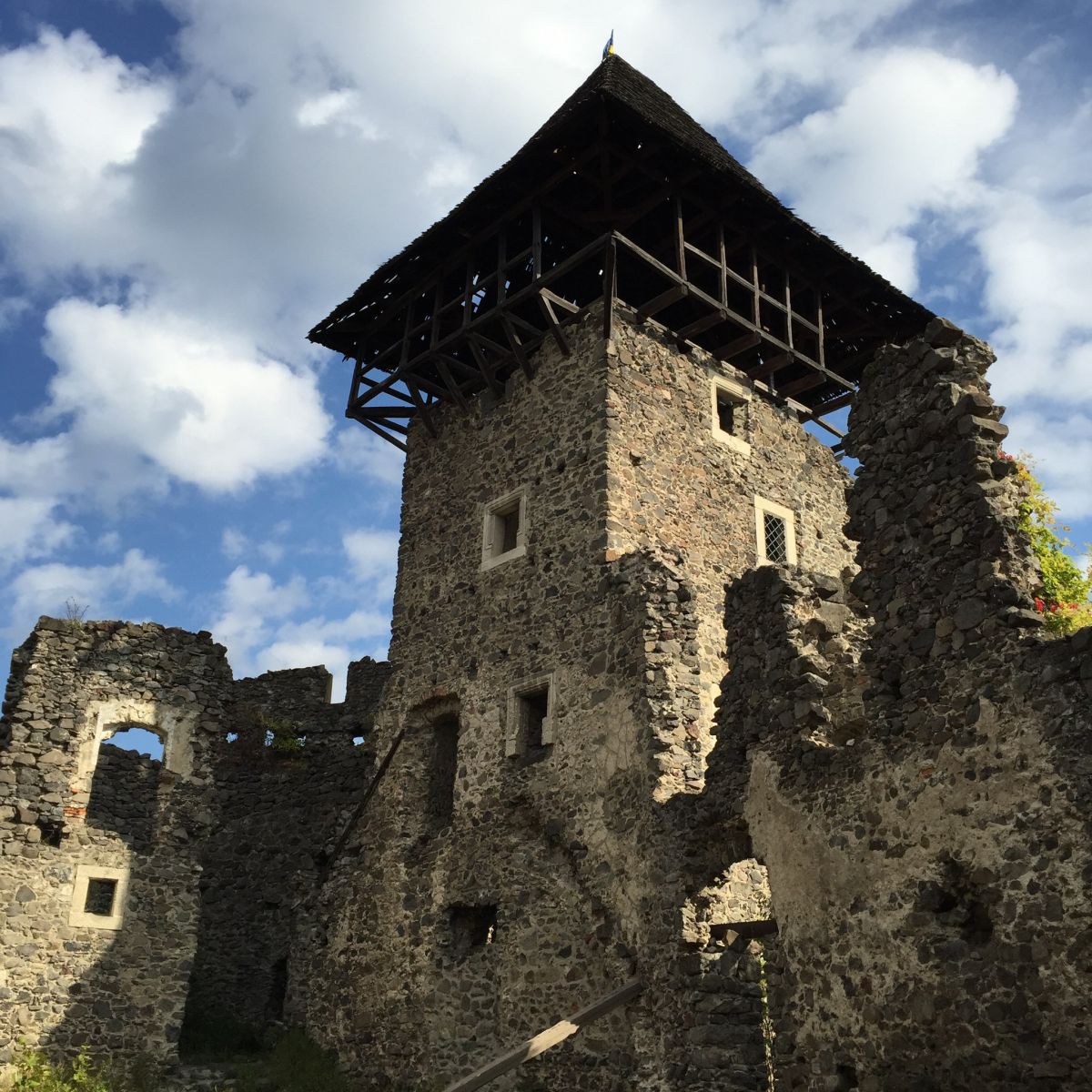 Бойницы средневекового замка